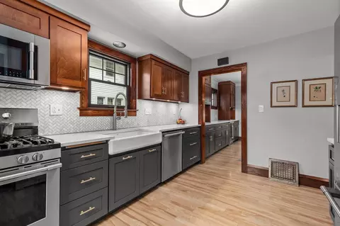 Kitchen - 208 W Parkway Blvd, Appleton, WI 54911 photo 5 of 5