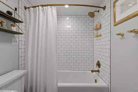 Bath - 208 W Parkway Blvd, Appleton, WI 54911 photo 5 of 5