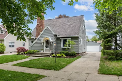 Exterior - 208 W Parkway Blvd, Appleton, WI 54911 photo 8 of 8