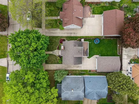 View/Area - 208 W Parkway Blvd, Appleton, WI 54911 photo 1 of 7