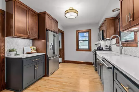 Kitchen - 208 W Parkway Blvd, Appleton, WI 54911 photo 2 of 5