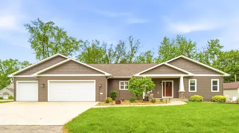 3810 Apple Ln, Oshkosh, WI 54902