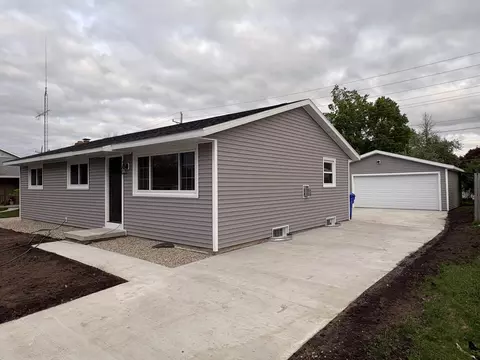 Exterior - 833 W Browning St, Appleton, WI 54914 photo 8 of 8