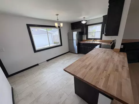 Kitchen - 833 W Browning St, Appleton, WI 54914 photo 4 of 5