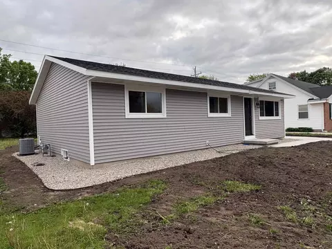 Exterior - 833 W Browning St, Appleton, WI 54914 photo 5 of 8