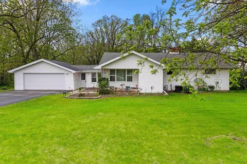 1731 Oakridge Pl, Neenah, WI 54956