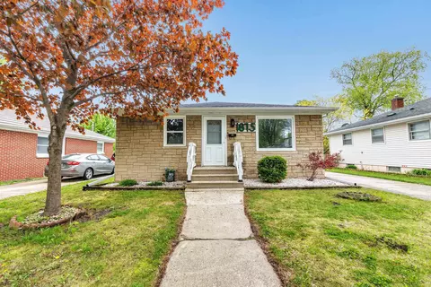 1875 Smith St, Green Bay, WI 54302