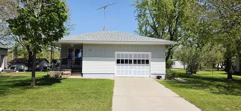 707 E 5th St, Shawano, WI 54166