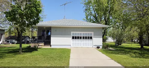707 E 5th St, Shawano, WI 54166