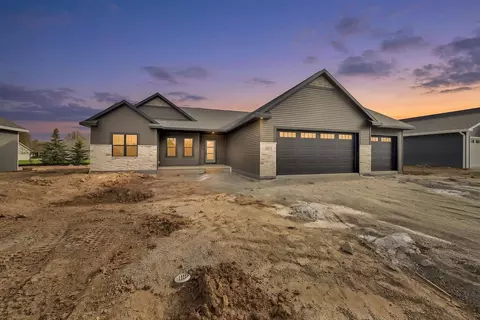 2871 Stelor Dr, Green Bay, WI 54311