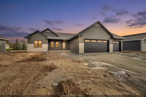 2871 Stelor Dr, Green Bay, WI 54311