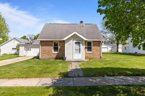 125 S John St, Kimberly, WI 54136