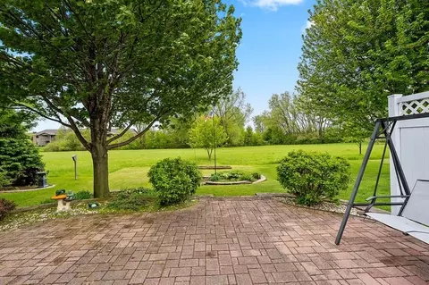 Exterior - 5529 W Brookview Dr, Appleton, WI 54913 photo 3 of 7