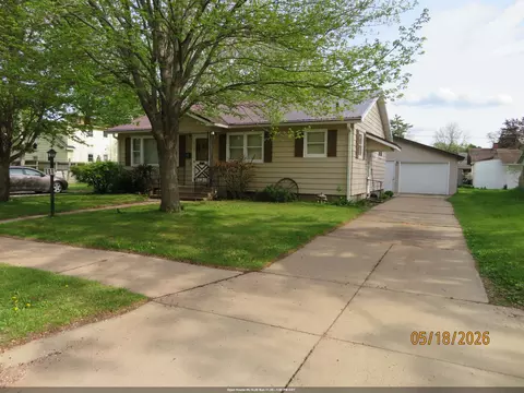 312 W 3rd St, Shawano, WI 54166