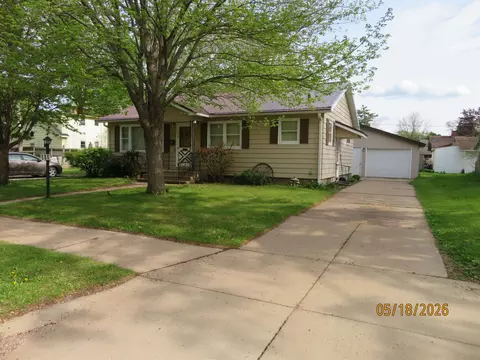 312 W 3rd St, Shawano, WI 54166