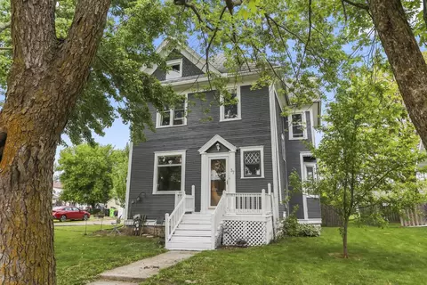 37 N 6th St, Hilbert, WI 54129