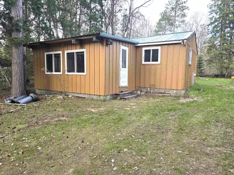 n6740s2 S Nd St, Crivitz, WI 54114