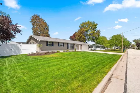 Exterior - 910 Park St, Wrightstown, WI 54180 photo 6 of 6