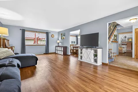 Living - 2615 N Union St, Appleton, WI 54911 photo 1 of 6