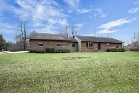 8599 Winncrest Rd, Neenah, WI 54956