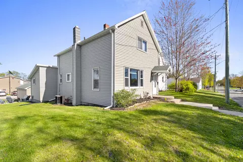 210 N Oakland Ave, Oconto Falls, WI 54154