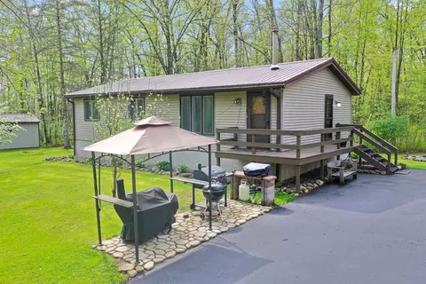 n6828 Springbrook Road, Cecil, WI 54111