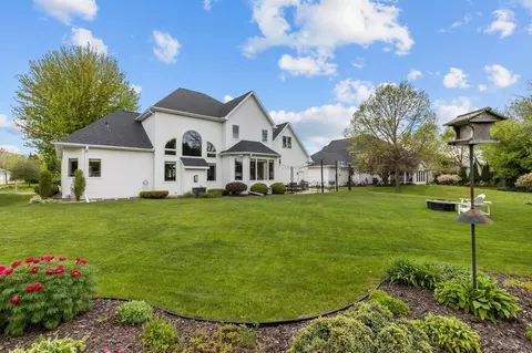 Exterior - 4916 N Silentwind Way, Appleton, WI 54913 photo 7 of 8