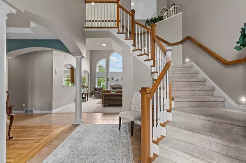 Entry Way - 4916 N Silentwind Way, Appleton, WI 54913 photo 1 of 9