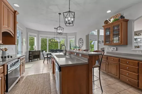 Kitchen - 4916 N Silentwind Way, Appleton, WI 54913 photo 4 of 5