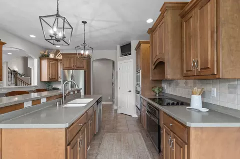 Kitchen - 4916 N Silentwind Way, Appleton, WI 54913 photo 3 of 5