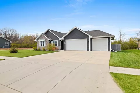 1138 W Thorn Creek Dr, Hilbert, WI 54129