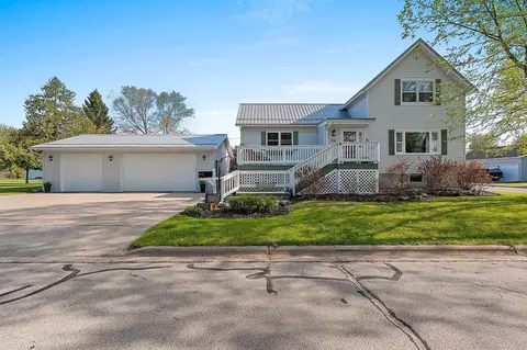 300 3rd St, Oconto, WI 54153