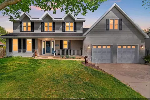 2951 Vercauteren Dr, Green Bay, WI 54313