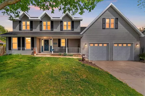 2951 Vercauteren Dr, Green Bay, WI 54313