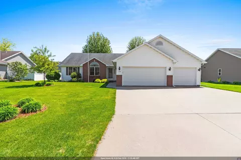 1326 Winter Wheat Dr, Neenah, WI 54956