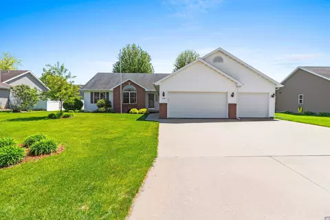 1326 Winter Wheat Dr, Neenah, WI 54956