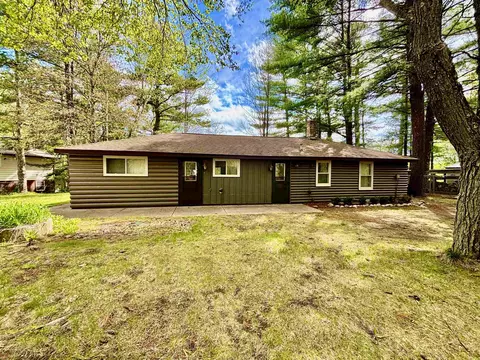 12667 E Shore Dr, Mountain, WI 54149