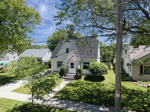1738 N Erb St, Appleton, WI 54911 photo 2