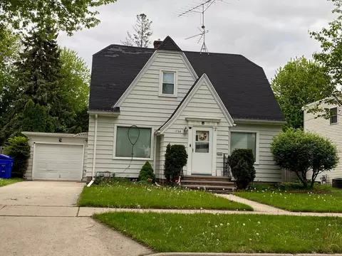 1738 N Erb St, Appleton, WI 54911