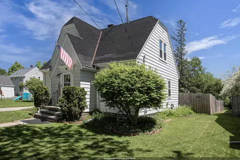 1738 N Erb St, Appleton, WI 54911