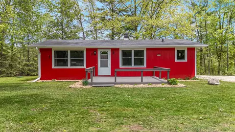 n4656 Pine Street, New London, WI 54961