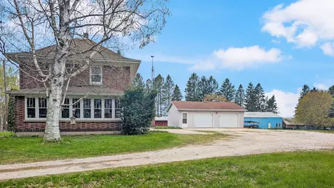3720 E Hillcrest Rd, Two Rivers, WI 54241