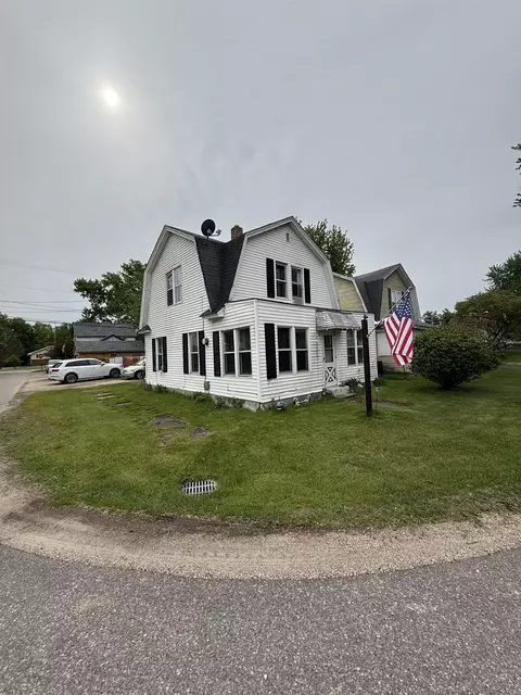 243 Maple St, Redgranite, WI 54970