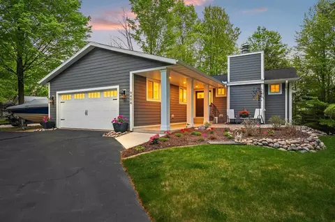 9494 N Kelly Lake Rd, Suring, WI 54174
