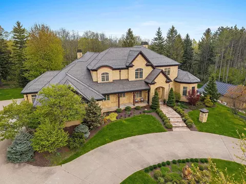 Exterior - 6830 N Purdy Pkwy, Appleton, WI 54913 photo 6 of 22