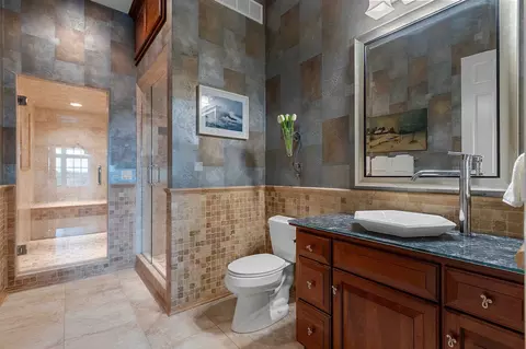 Bath - 6830 N Purdy Pkwy, Appleton, WI 54913 photo 9 of 11