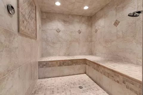 Bath - 6830 N Purdy Pkwy, Appleton, WI 54913 photo 10 of 11