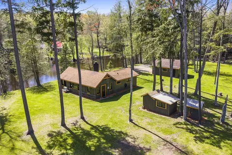 12409 Poquette Ln, Suring, WI 54174