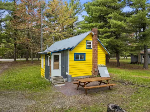 N2972 Right Of Way Road, Peshtigo, WI 54157