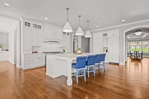 Kitchen - 2427 E Highpond Xing, Appleton, WI 54913 photo 4 of 7